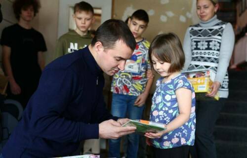 Вице-премьер РТ Ринат Садыков исполнил мечты двух юных жительниц Лисичанска и Рубежного