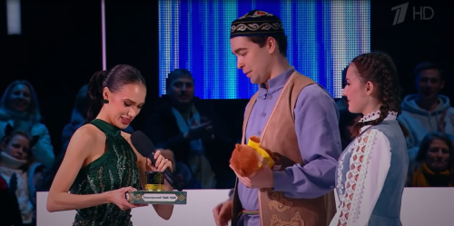 Акатьева и Каспранов выступили на «Ледниковом периоде» под песню «Туган як»