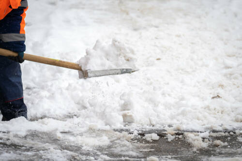 Метшин возмутился качеством уборки снега во дворах Казани