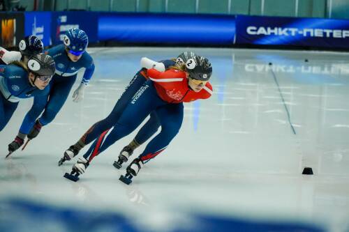 Российская шорт-трекистка упала в четвертьфинале, но вышла в полуфинал Олимпиады