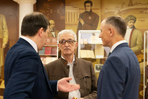 В Казани стартовала международная научная конференция, посвященная Фатиху Амирхану