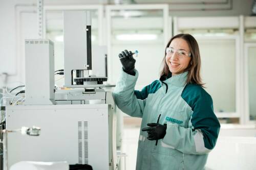 Ученый СИБУРа рассказала, как вернулась в профессию, став дважды мамой