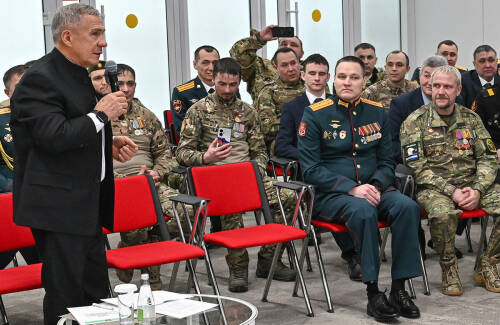 «Защита через труд, доблесть через усилия»: как в Казани поздравляли защитников Отечества