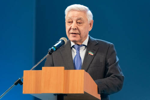 Фарид Мухаметшин поздравил татарстанцев с Международным днем родного языка