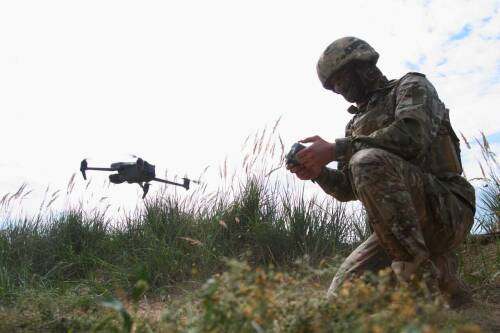 О службе по контракту в Войсках беспилотных систем можно узнать в центре «Батыр»