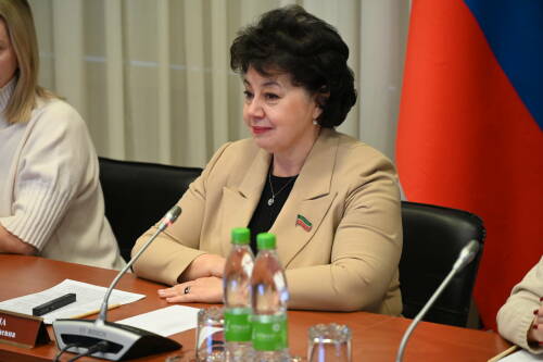 Маврина отметила, что работа госслужащих должна быть направлена на помощь гражданам