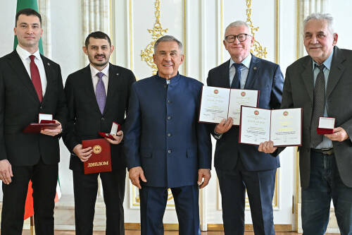 От нефтяных технологий до медицины: за какие разработки Минниханов наградил ученых