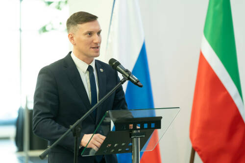 В Татарстане примут пятилетнюю программу по внедрению ИИ в работу МФЦ