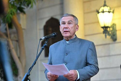 Рустам Минниханов принял участие в открытии памятной доски Кариму Хакимову