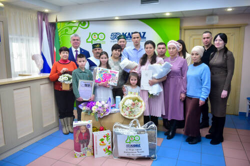 В Челнах в юбилейный год города родился 400-й малыш