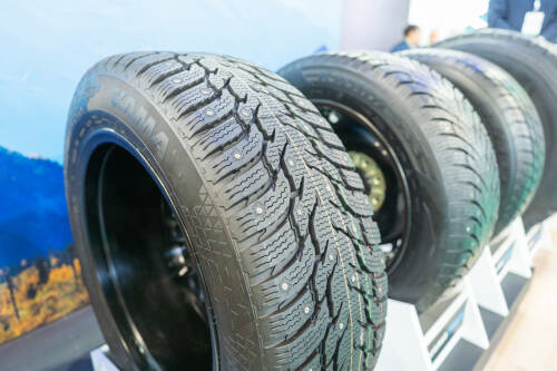 Автоэксперт Попов объяснил, когда нужно менять резину с зимней на летнюю