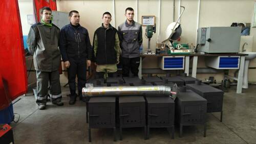 Студенты из Елабуги подготовили к отправке в зону СВО партию печек-буржуек