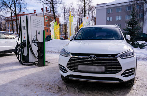 В Казани изменились правила льготной парковки для электромобилей