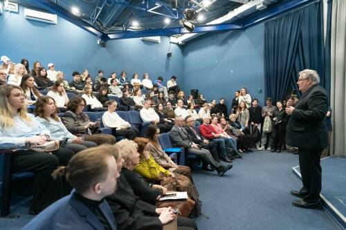 Международный медиафорум к 90-летию Флорида Агзамова открылся в КФУ