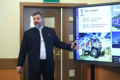 Олег Коробченко пригласил казанских школьников на экскурсии по заводам