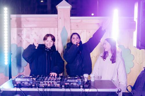 «За пультом — подростки»: в Казани прошла первая дворовая дискотека «БиЮ»