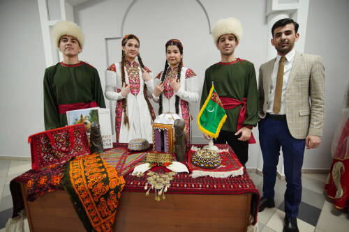 В КФУ прошел Международный весенний фестиваль «Науруз»