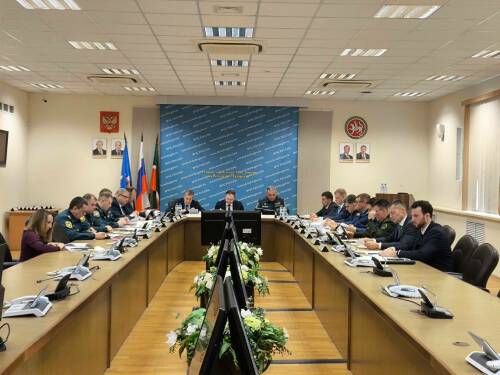 В ПФО обсудили готовность к паводкам и пожароопасному сезону