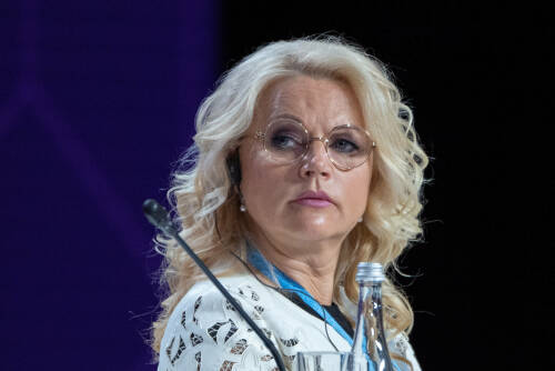 Голикова анонсировала выплаты в 200 тыс. рублей студенткам при рождении ребенка