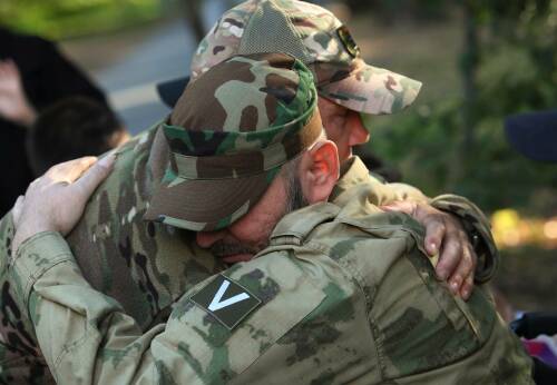 Благодаря православному проекту «ZOV – Причал» ветераны СВО находят себя в мирной жизни, осваивают новые профессии. Волонтеры помогают решать им социальные вопросы: оформить документы, разобраться с бытовыми проблемами, кому-то даже получить жилье. Помогают они и семьям без вести пропавших. Истории подопечных проекта в репортаже «Татар-информа».