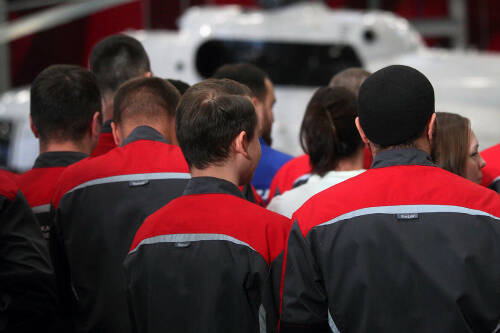 Татарстан по итогам 2025 года занял первое место среди регионов России по темпам роста заработных плат в наиболее высокооплачиваемых сферах. Этот показатель в республике увеличился на 20%, что стало максимальным значением в стране, следует из исследования РИА Новости.