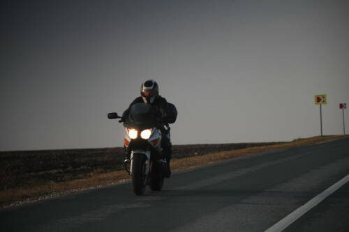 Автоюрист предупредил, что за езду без шлема мотоциклистам грозит штраф 1,5 тыс. рублей