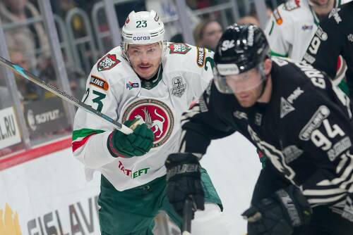 «Ак Барс» в четвертом матче противостояния с «Трактором» добыл тяжелейшую победу во втором овертайме – 3:2. Важнейший гол казанцев оформил нападающий Илья Сафонов. Как «барсы» шли к третьей виктории в серии – в материале «ТИ-Спорта».