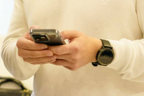 В Татарстане разработали мобильное приложение для сотрудников образовательных и социальных учреждений, которое позволяет мгновенно передавать сигнал о чрезвычайной ситуации в экстренные службы