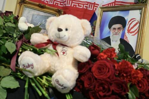 Иранский эксперт и журналист Хаял Муаззин назвал имя вероятного преемника аятоллы Али Хаменеи