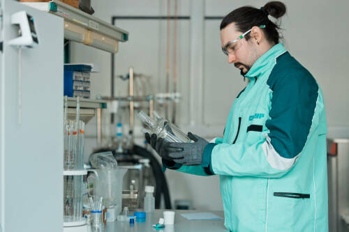 СИБУР и КБГУ приступили к масштабированию технологии суперконструкционного пластика