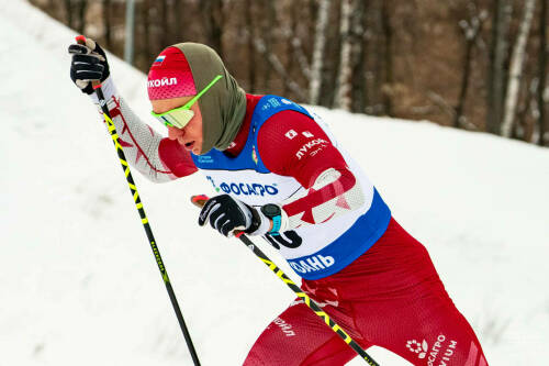 Финал Кубка России переезжает из Апатитов в Кировск, где продолжится выяснение отношений Большунова с младшими сокомандниками – Коростелевым и Ардашевым. Как конфуз с секундомером повлиял на расклад сил перед решающим броском на гору Айкуайвенчорр – в материале «ТИ-Спорта».