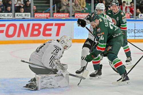 Казанский &laquo;Ак Барс&raquo; в овертайме вырвал победу у челябинского &laquo;Трактора&raquo; в пятом матче первого раунда Кубка Гагарина и оформил выход во второй раунд