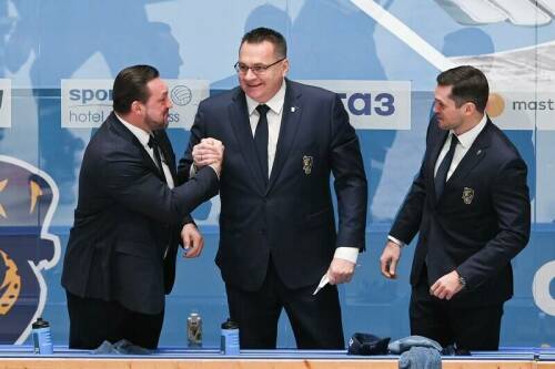 Андрей Назаров прокомментировал драку на послематчевом рукопожатии в КХЛ