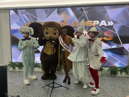 В ДРКБ прошла благотворительная акция с участием конкурсанток «Мисс БРИКС»