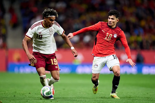 «Я мусульманин, альхамдулиллях»: Ямаль осудил болельщиков за антиисламские лозунги