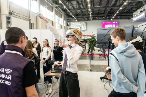 Доля центров обработки данных в энергопотреблении Татарстана уже превышает 3%. За три года их нагрузка выросла в пять раз, а в ближайшей перспективе может увеличиться еще в пять раз – до 1,2 ГВт. На форуме «Энергопром» обсудили, как обеспечить потребности IT-сектора без ущерба для промышленности.