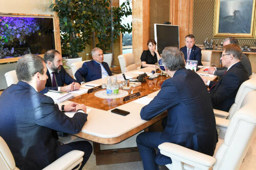 Минниханов обсудил с Мурашко оказание медпомощи пострадавшим на «Нижнекамскнефтехиме»