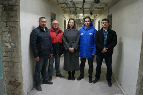 Партийный десант оценил ход ремонта общежития Казанского медуниверситета