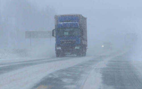 Из-за снегопада на трассах в РТ ввели ограничения для автобусов и грузовиков