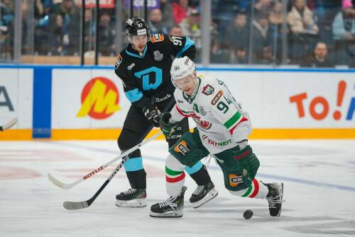 «Ак Барс» в голливудском матче против минского «Динамо» сумел вырвать победу со счетом 5:4. Гости отыгрались в концовке третьего периода, а потом и забрали игру в овертайме. Как казанцы продолжают рушить прогнозы экспертов – в репортаже «ТИ-Спорта» из Белоруссии.