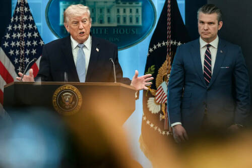 «Блокада на блокаду»: как Трамп обостряет конфликт с Ираном в Ормузском проливе