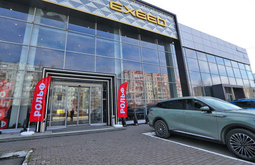 «Заходим целой экосистемой»: какие услуги предоставляет дилерский центр РОЛЬФ в Казани