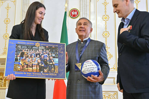 Благодарность Минниханова и шутки Терзича: «Динамо-Ак Барс» наградили в Казанском Кремле