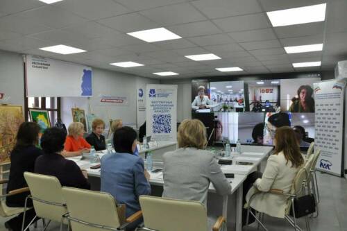 Экспертная сессия женщин-депутатов &laquo;Женский приоритет&raquo;, посвященная обсуждению и сбору предложений в Народную программу партии, прошла в Казани на площадке Штаба общественной поддержки &laquo;Единой России&raquo; в Татарстане