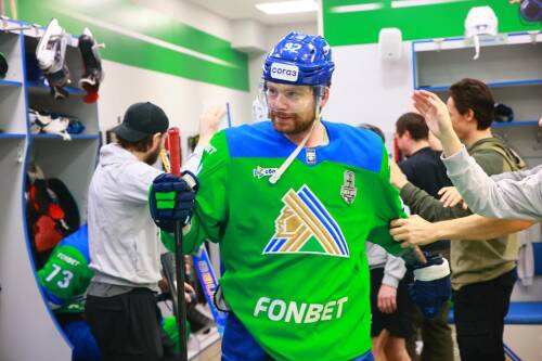 Агент Кузнецова: Клубы НХЛ интересовались Евгением до января, сейчас приоритет — остаться