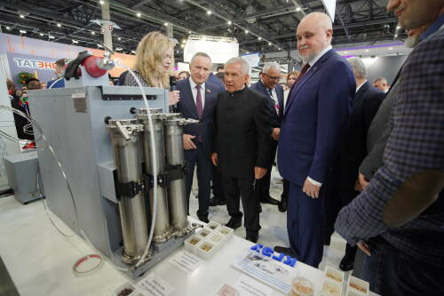 Минниханов и Цивилев осмотрели выставку «Энергопром-2026»