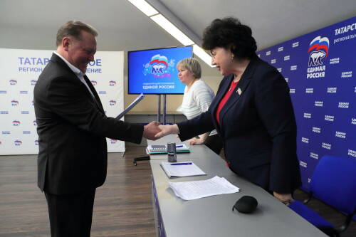 «Защищать интересы Татарстана»: Айдар Метшин подал документы на праймериз «Единой России»