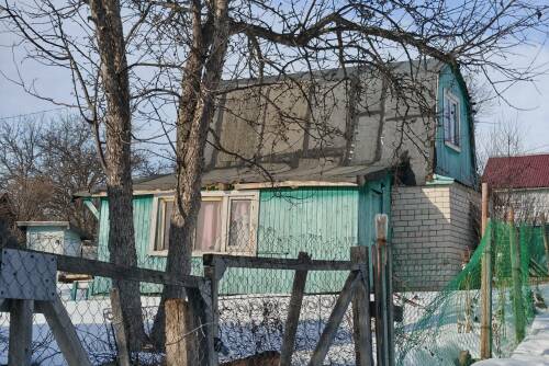 Юрист объяснил, нужно ли согласовывать с соседями по даче ремонт на своем участке