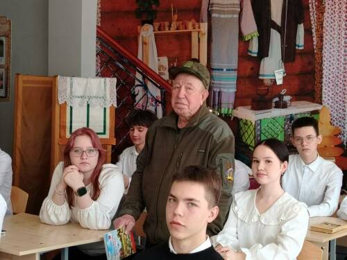 Поисковик из Татарстана совмещает работу по увековечению памяти с поддержкой бойцов СВО