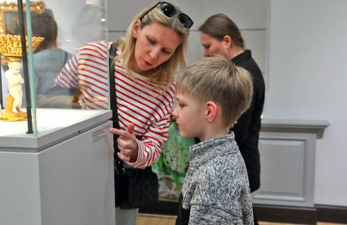 Рустам Минниханов: «Привлекать родителей в музеи нужно через детей»